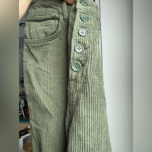 Reformation Cynthia Button Fly High Rise Straight
Corduroy Pants , sz : 27 - Picture 13 of 14